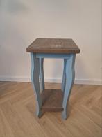 Prachtige blauwe bijzettafel, Huis en Inrichting, Tafels | Bijzettafels, Minder dan 55 cm, Vierkant, Zo goed als nieuw, Hout