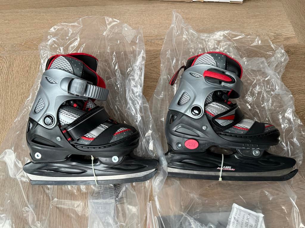 Verstelbare ijshockeyschaatsen maat 30-33 - Nieuw in doos, Ophalen of Verzenden, Nieuw, IJshockeyschaatsen, Nijdam