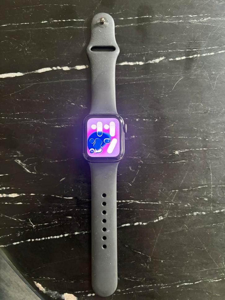 Apple Watch Series 6 40mm Space Gray - Nette Staat, Sieraden, Tassen en Uiterlijk, Smartwatches, Gebruikt, iOS, Grijs, Afstand