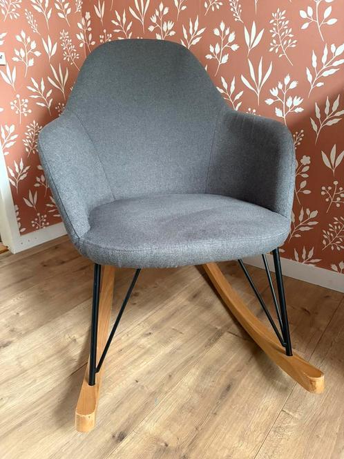 Kave Home Teresa schommelstoel donkergrijs, Huis en Inrichting, Stoelen, Zo goed als nieuw, Eén, Grijs, Ophalen