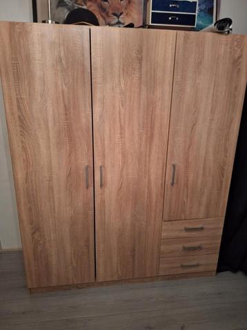 Ikea kast  beschikbaar voor biedingen