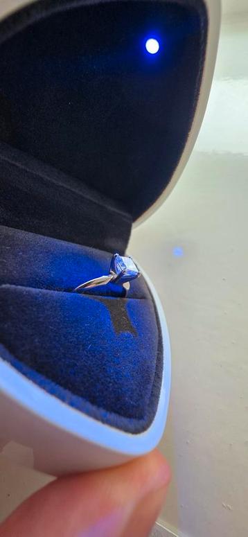 “Verlovingsring 0,86ct Icolor SI2 IDEAL – Nieuwstaat”
 beschikbaar voor biedingen