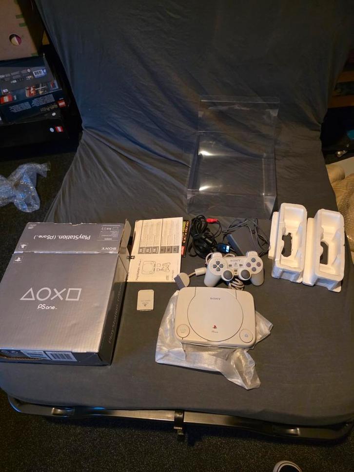 Playstation 1 Slim (PSone) in Doos - Compleet!, Spelcomputers en Games, Spelcomputers | Sony PlayStation 1, Met 1 controller, Ophalen of Verzenden
