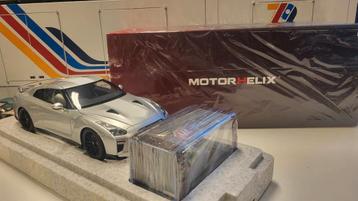 Motorhelix Nissan GT-R R35 50th Anniversary Silver Metallic  beschikbaar voor biedingen