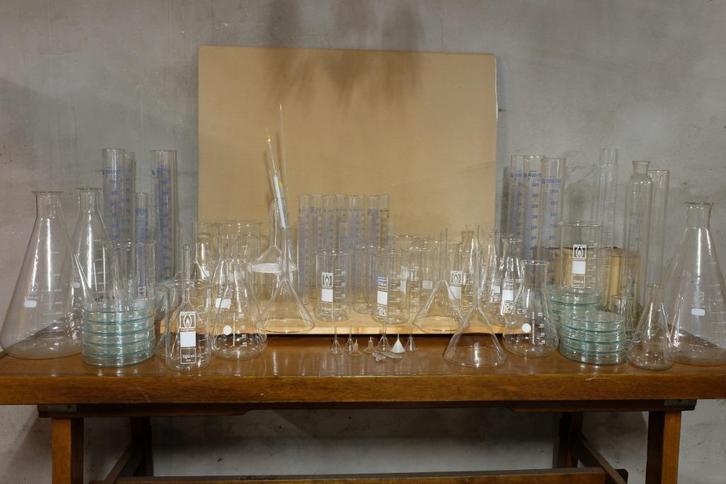 Laboratorium glaswerk   vintage  Duran Dagra Jeaner ea, Antiek en Kunst, Antiek | Gereedschap en Instrumenten, Ophalen