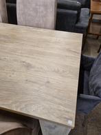 Moderne eettafel voor 4 personen, Ophalen