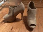 Schoenen maat 38, Ophalen of Verzenden, Zo goed als nieuw, Beige