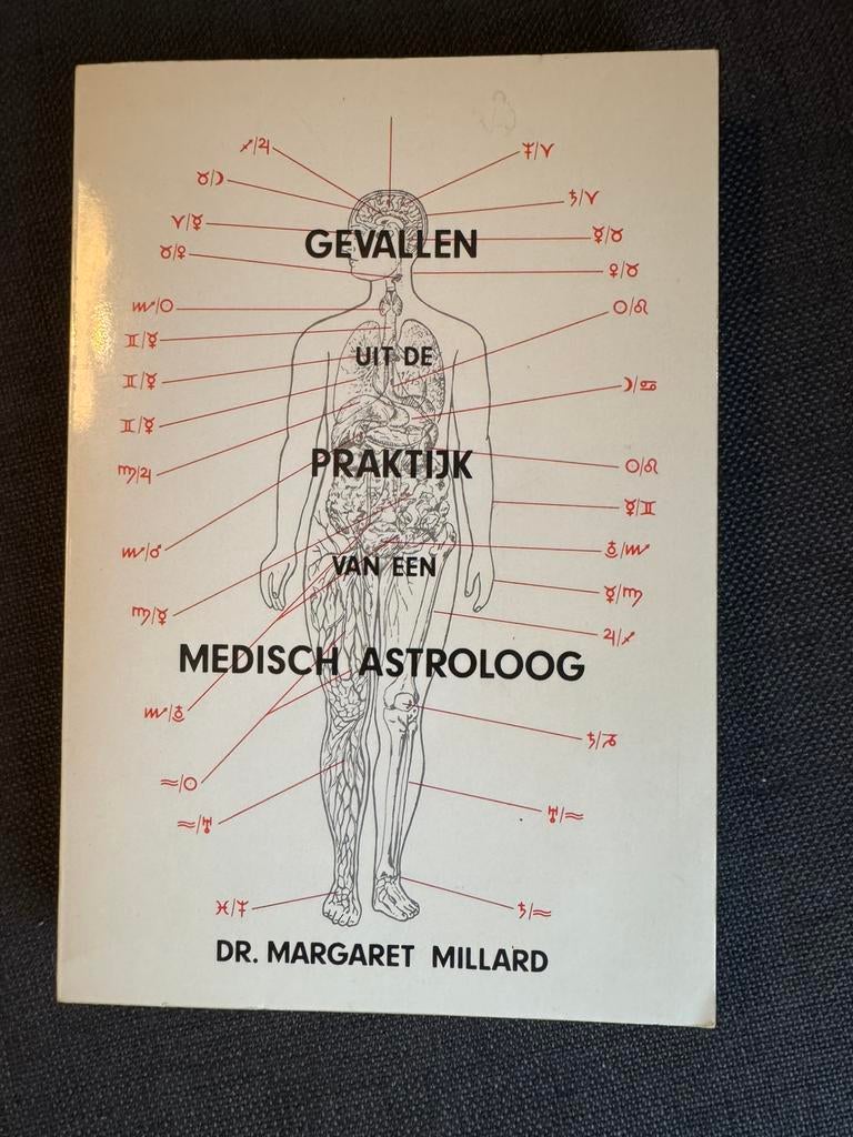 Gevallen uit de praktijk van medisch astroloog, Ophalen of Verzenden, Zo goed als nieuw, Achtergrond en Informatie