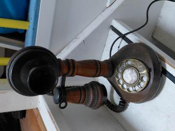 Oude telefoon, opknapper beschikbaar voor biedingen
