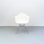4x Vitra Eames DAR Kuipstoel Wit - Chroom Eiffelonderstel, Huis en Inrichting, Stoelen, Niet ingevuld, Wit, Niet ingevuld, Ophalen of Verzenden