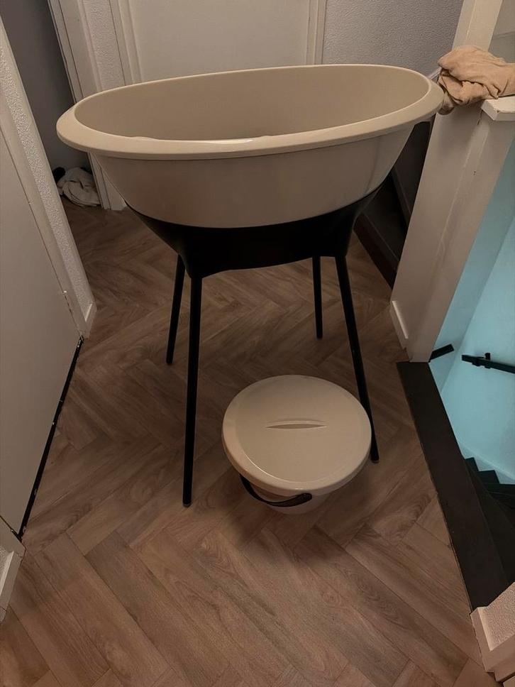 Badje met emmer, thermometer en borsteltje - Uitstekend!, Kinderen en Baby's, Badjes en Verzorging, Zo goed als nieuw, Badje, Overige merken