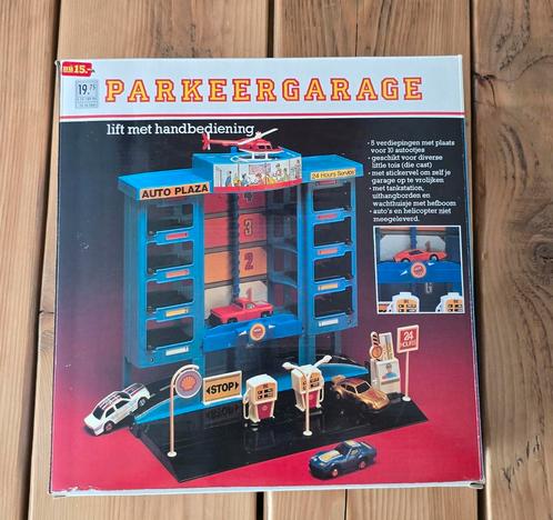 Vintage Parkeergarage met Auto's & Helikopter in Doos, Antiek en Kunst, Antiek | Speelgoed, Ophalen
