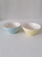 2 pastel schalen regout, Ophalen of Verzenden, Aardewerk, Overige stijlen, Schaal of Schalen