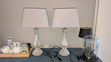 Mooie betonlook tafel lampen beschikbaar voor biedingen