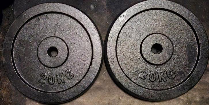 2x 20kg zwarte gietijzeren 30mm halterschijven: totaal 40kg, Sport en Fitness, Fitnessmaterialen, Gebruikt, Halterschijven, Armen