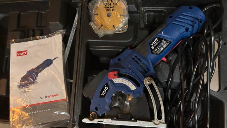 Varo Mini Cirkelzaag, Doe-het-zelf en Verbouw, Gereedschap | Zaagmachines, Zo goed als nieuw, Cirkelzaag, Minder dan 600 watt