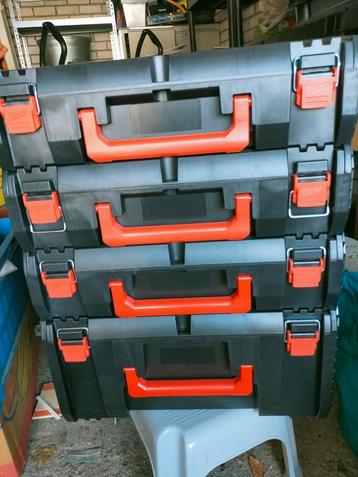 Milwaukee 4 x en 2 x Hikoki splinternieuw  beschikbaar voor biedingen