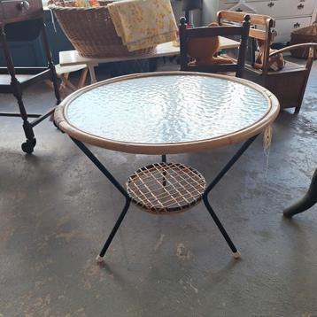 Vintage rohé Noordwolde rotan tafel beschikbaar voor biedingen