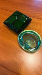 2 Groene glazen asbakken, Antiek en Kunst, Ophalen of Verzenden
