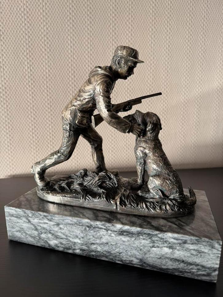 Vintage beeld Jager en Hond op marmer, Antiek en Kunst, Antiek | Koper en Brons, Ophalen