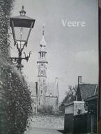 Het fotoboek "Veere zoals het reilt en zeilt" uit 1970., Den Beer Poortugael, Ophalen of Verzenden, 20e eeuw of later, Gelezen