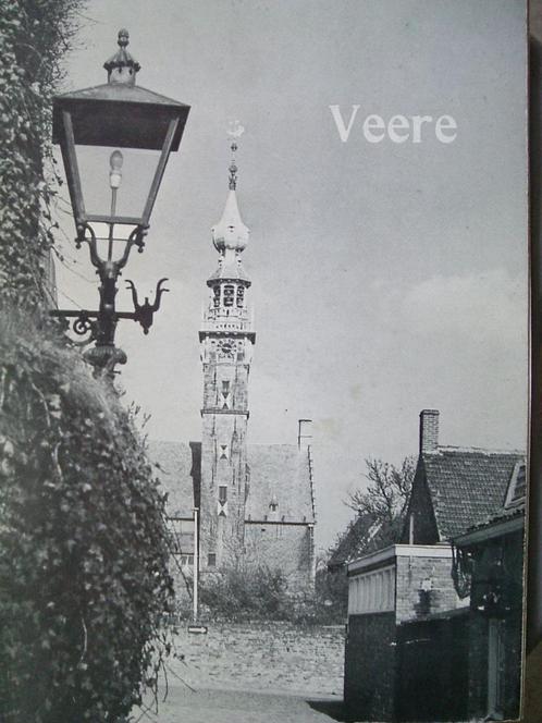 Het fotoboek "Veere zoals het reilt en zeilt" uit 1970., Boeken, Geschiedenis | Stad en Regio, Gelezen, 20e eeuw of later, Ophalen of Verzenden