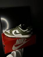 Nike dunk low olive vert, Ophalen of Verzenden, Zo goed als nieuw, Overige kleuren