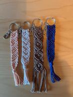 Handgemaakte Macramé Sleutelhangers in diverse kleuren, Sieraden, Tassen en Uiterlijk, Ophalen of Verzenden, Nieuw