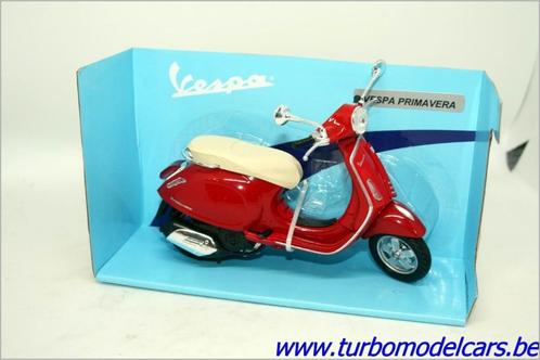 Vespa Primavera rood 1/12 New Ray, Hobby en Vrije tijd, Modelauto's | 1:5 tot 1:12, Nieuw, Motor, 1:9 t/m 1:12, Ophalen of Verzenden