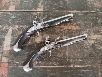 Zeldzaam paar dueleer Franse flintlock pistolen LUDET SEDAN beschikbaar voor biedingen