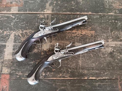 Zeldzaam paar dueleer Franse flintlock pistolen LUDET SEDAN, Verzamelen, Militaria | Algemeen, Overige soorten, Overige gebieden