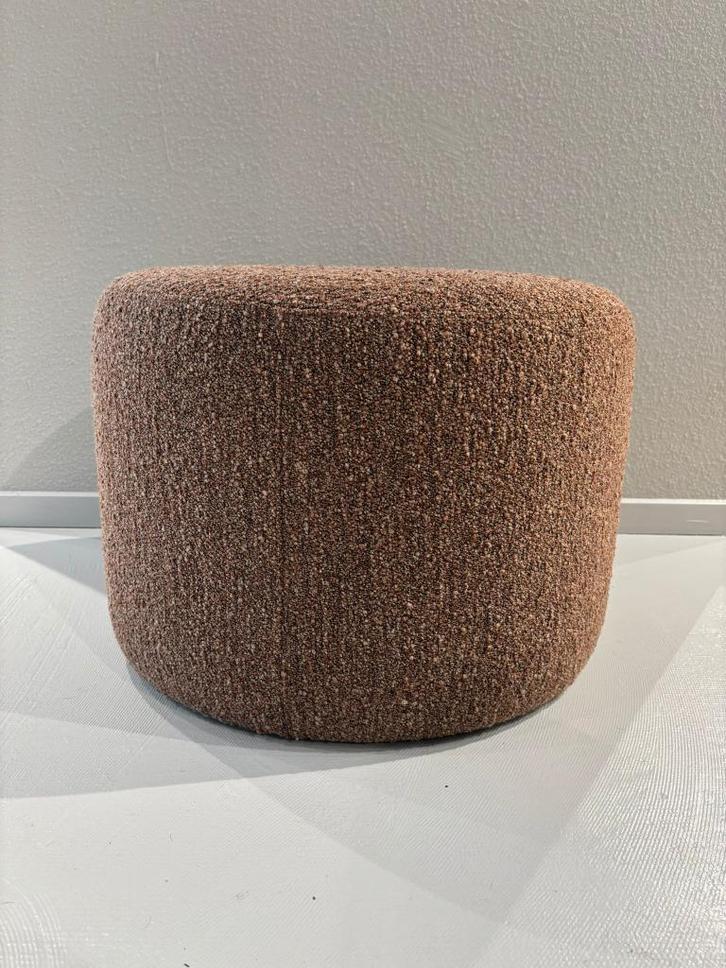 No. 9 poef, Huis en Inrichting, Banken | Voetenbanken en Poefen, Zo goed als nieuw, Minder dan 50 cm, Minder dan 50 cm, Rond, Stof