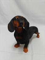 Teckel beeldje, staande teckel zwart bruin gekleurd., Verzamelen, Beelden en Beeldjes, Ophalen of Verzenden, Nieuw, Dier