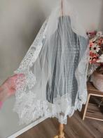 Prachtige sluier kant kort 90 cm ivory met prijsje, Ophalen of Verzenden, Zo goed als nieuw, Wit, Accessoires