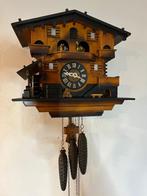 Koekoeksklok chalet model met muziekdoos (merk Cuendet), Antiek en Kunst, Ophalen of Verzenden
