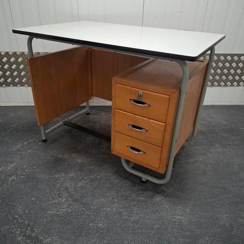 BAUHAUS Vintage klein bureau bureautje HEEL DEGELIJK / ZWAAR, Huis en Inrichting, Bureaus, Gebruikt, Bureau, Ophalen