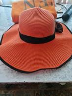 Mooi grote hoed oranje, Kleding | Dames, Hoeden en Petten, Ophalen of Verzenden, Hoed, Zo goed als nieuw
