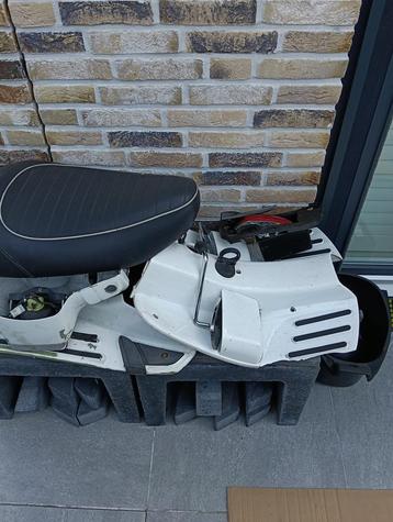 Onderdelen Vespa lx 2t beschikbaar voor biedingen
