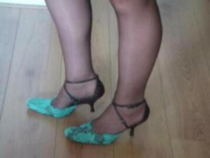 Nieuwe schitterende pumps van MUXART, Kleding | Dames, Schoenen, Nieuw, Schoenen met lage hakken, Groen, Verzenden