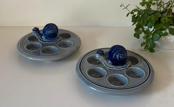 2 slakken borden, Huis en Inrichting, Keuken | Servies, Zo goed als nieuw, Bord(en), Overige stijlen, Porselein, Ophalen of Verzenden