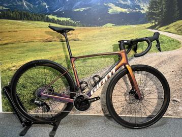 * SALE Giant Defy Advanced Pro 1 L Rival AXS €5199,-/€4499,- beschikbaar voor biedingen