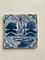 Siertegel met Bijbelse voorstelling., Antiek en Kunst, Antiek | Wandborden en Tegels, Ophalen of Verzenden