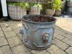 Antieke gietijzeren plantenbak met Leeuwenkoppen, Tuin en Terras, Ophalen, Minder dan 60 cm, Rond, Zo goed als nieuw