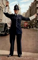 London policeman on duty, vintage kaart, Verzamelen, Ansichtkaarten | Buitenland, Verzenden, 1960 tot 1980, Gelopen, Engeland
