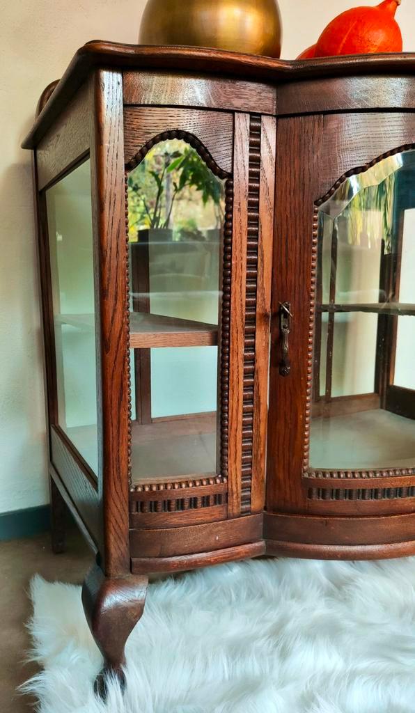 Perfect theekastje met rond geslepen glas, Antiek en Kunst, Antiek | Meubels | Kasten, Ophalen