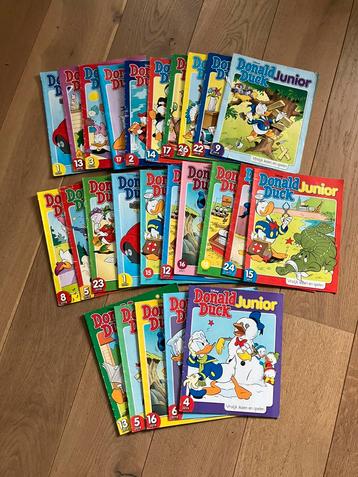 25x Donald Duck Junior beschikbaar voor biedingen