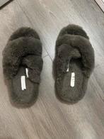 FLUFFY SLOFFEN maat 42, Kleding | Dames, Schoenen, Ophalen of Verzenden, Zo goed als nieuw, Pantoffels of Sloffen