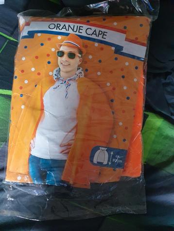 Oranje Cape - Koningsdag Outfit beschikbaar voor biedingen