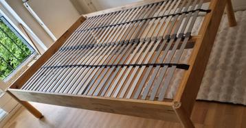 Houten bedframe ikea - afbeelding 3