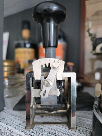 Vintage antieke numeroteur doortelstempel REINER B2 €89 beschikbaar voor biedingen
